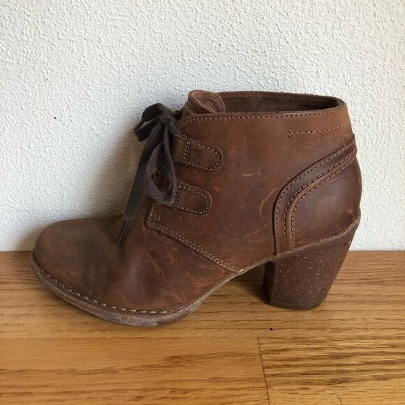 Clarks Artisan 2621 Heel Booties Brown Leather 7 - Picture 4 of 8